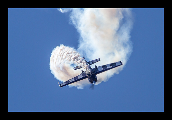 EXTRA 300S - Vicky Benzing